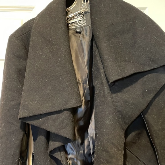 Black waist length coat with belt - Picture 3 of 3